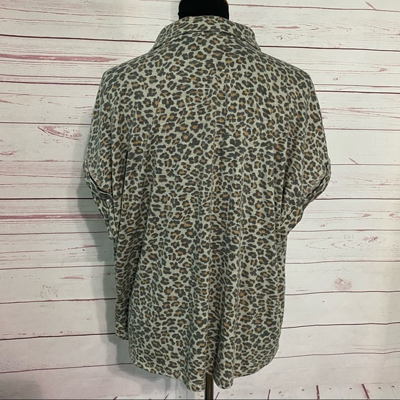 C&C California Cheetah Print Button Down Tie Shirt - Picture 5 of 8